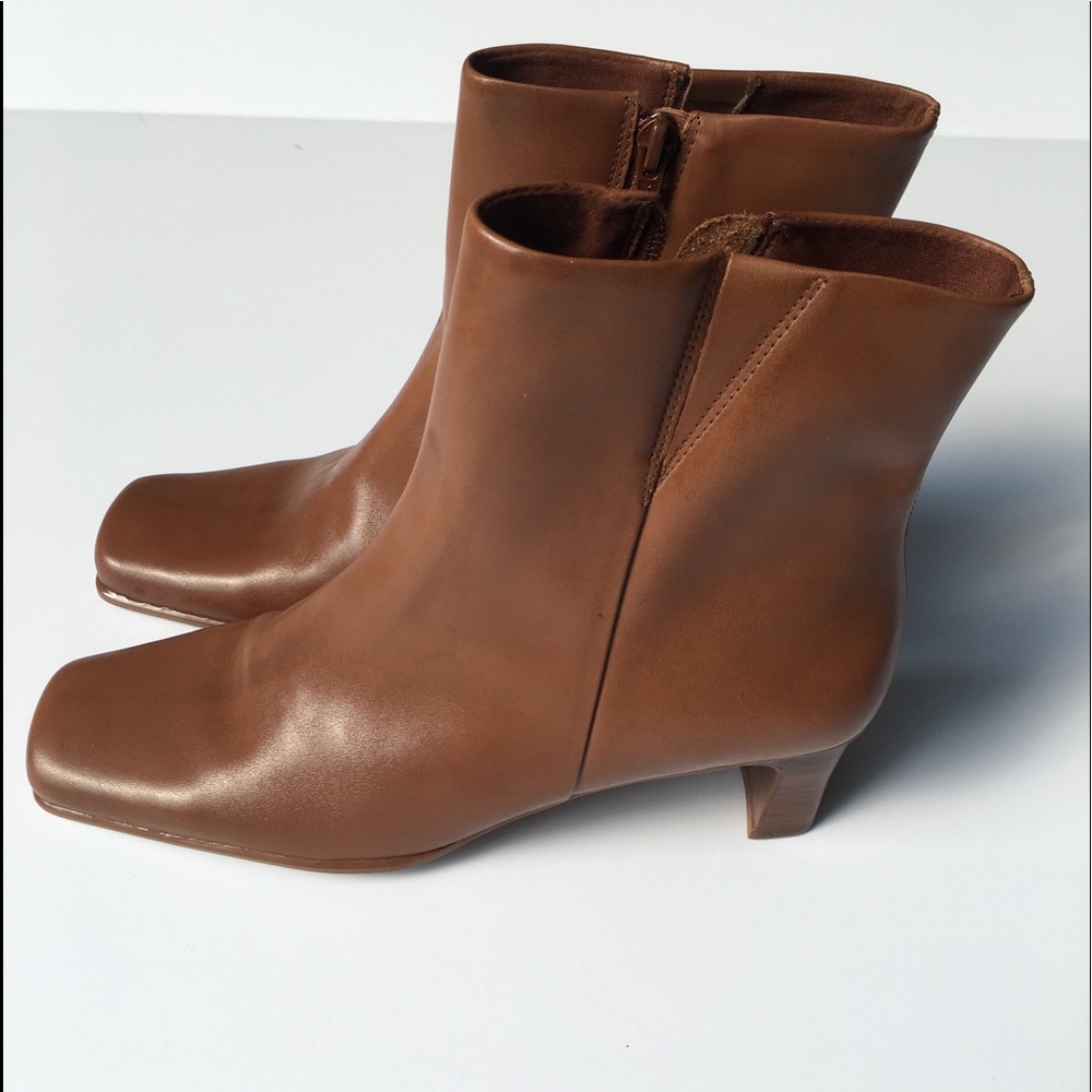 Diba Brown Leather Boots With Side Zipper - Size 9